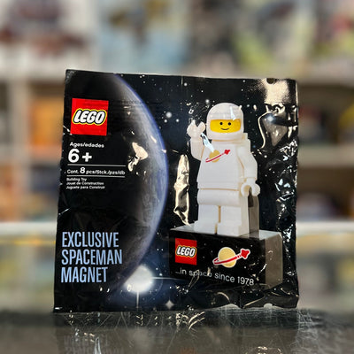 Magnet Set, Minifigure Classic Space White Figure - with '...in space since 1978' Base, 2855028 - Space Set