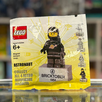 Magnet Set, Minifigure Retro Classic Space Astronaut - with 2 x 4 Brick Base (Bricktober Week 4) polybag, 2856226 - Promotional Set