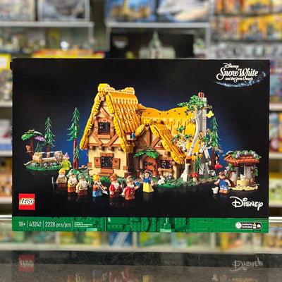 Snow White and the Seven Dwarfs' Cottage, 43242 - Disney Set