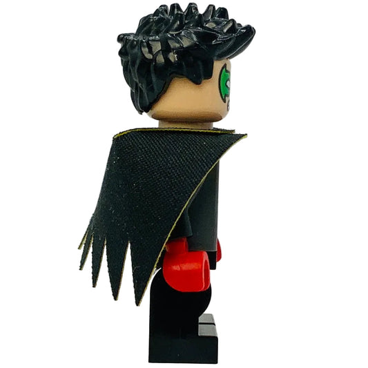 Robin - Green Mask, Red Hands, Black Medium Legs, Scalloped Asymmetrical Cape Black and Yellow Sides, sh1079 - Batman™ Minifigure