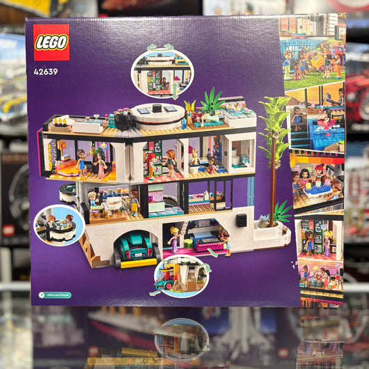 Andrea's Modern Mansion, 42639 - Friends Set